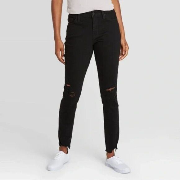 Universal Thread Denim - Universal Thread Black Mid-Rise Distressed Skinny Jeans Frayed Hem Size 8 / 29 R